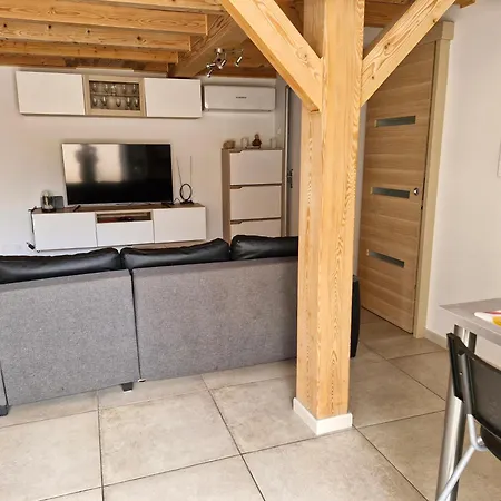 Petite Maison Meublee Entre Avignon Et Carpentras Apartment